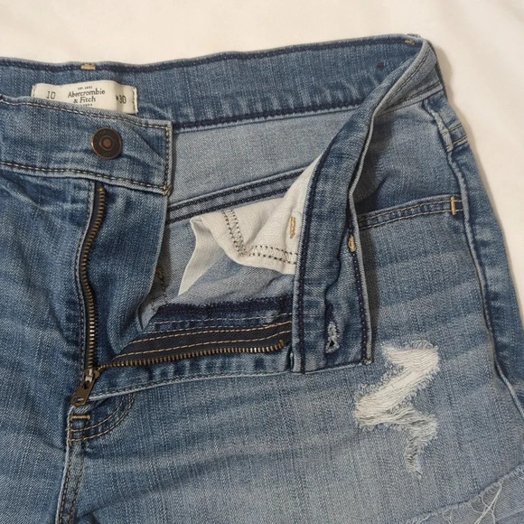 Abercrombie & Fitch High Rise Medium Destroy Short, Color Blue Size 30 - Picture 9 of 15